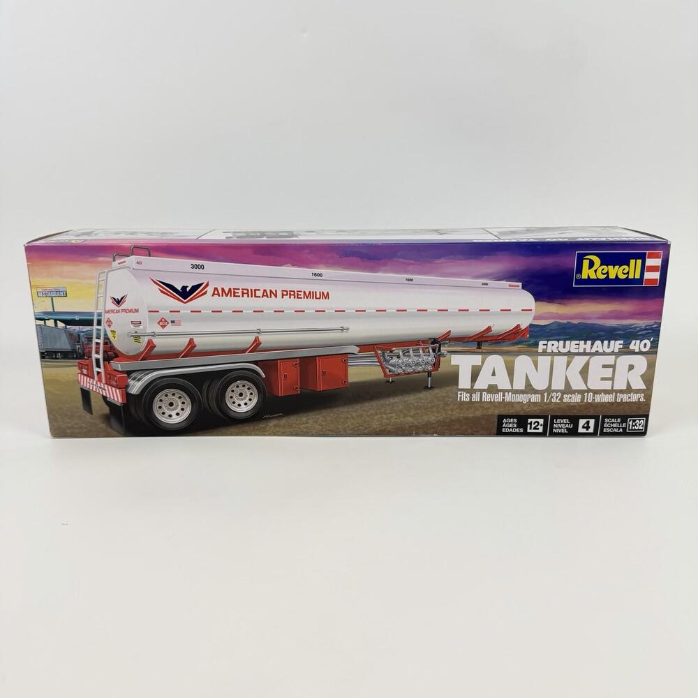Revell Fruehauf 40' Tanker 1:32 Scale Model Car Kit - Open Box